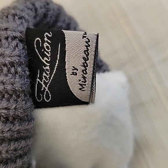 Fashion by MiraBeau Fox Mittens With Thumbs - Picture 3 of 4